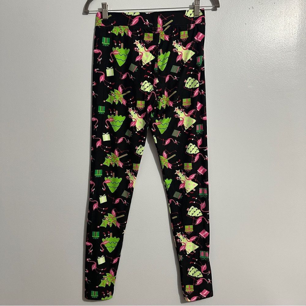 Runway Ready pink flamingo Christmas leggings size M